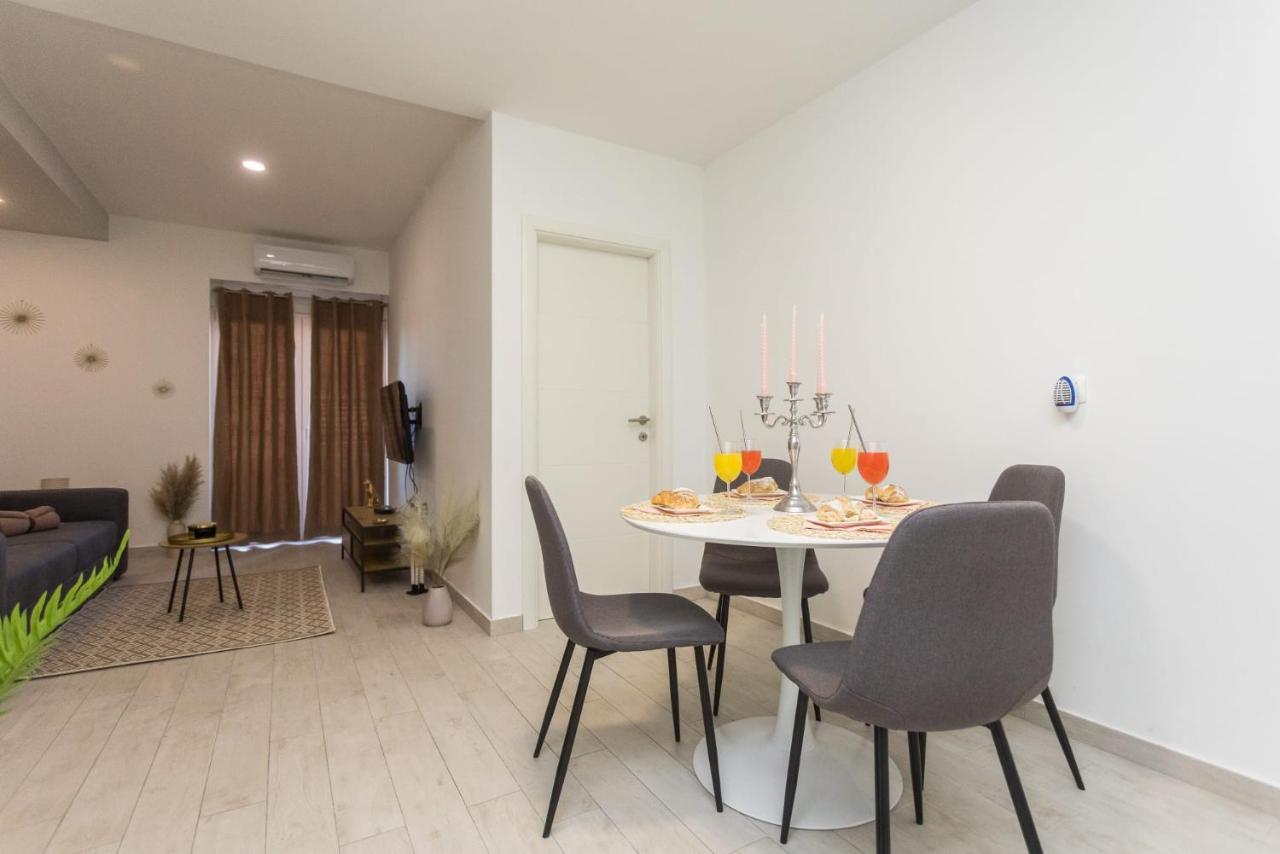 Bloom Apartment Split Bagian luar foto