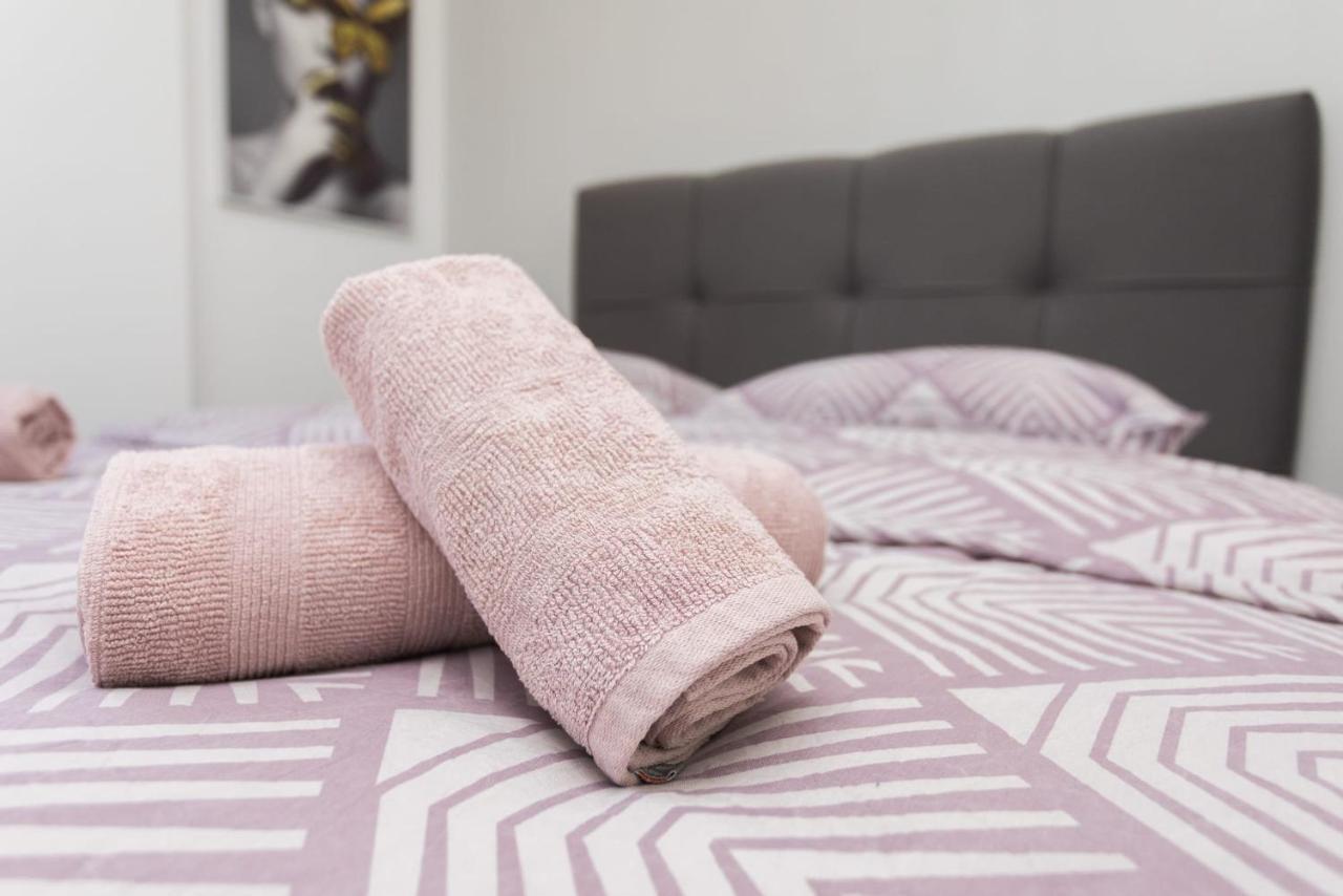 Bloom Apartment Split Bagian luar foto