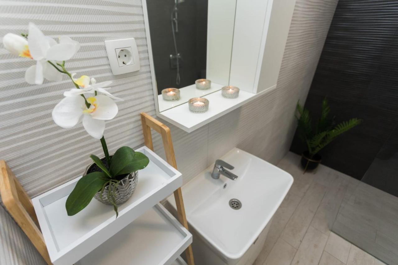 Bloom Apartment Split Bagian luar foto