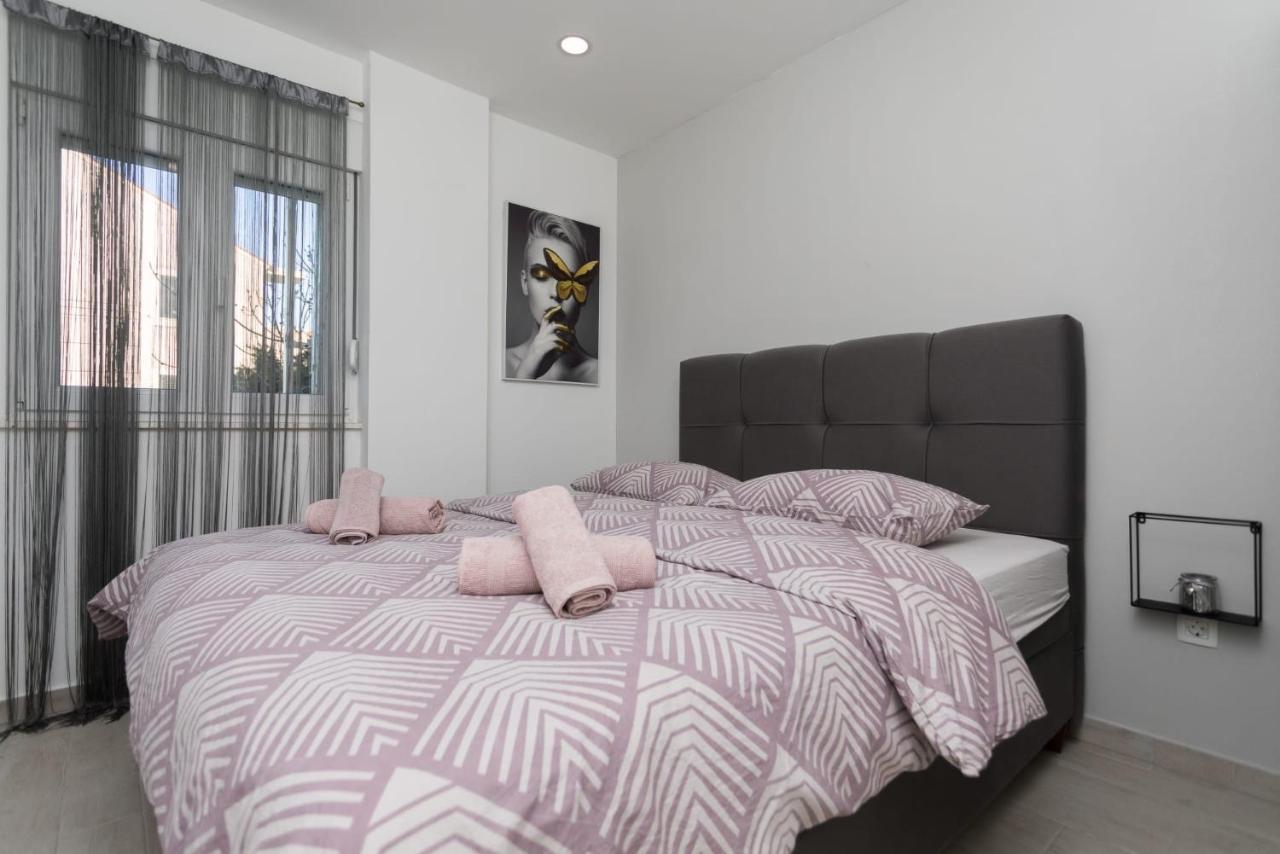 Bloom Apartment Split Bagian luar foto