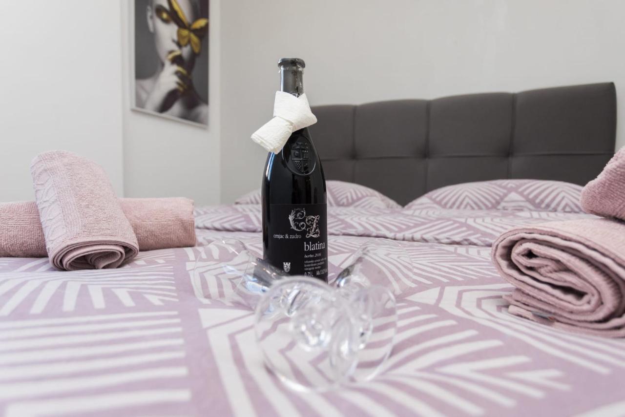 Bloom Apartment Split Bagian luar foto