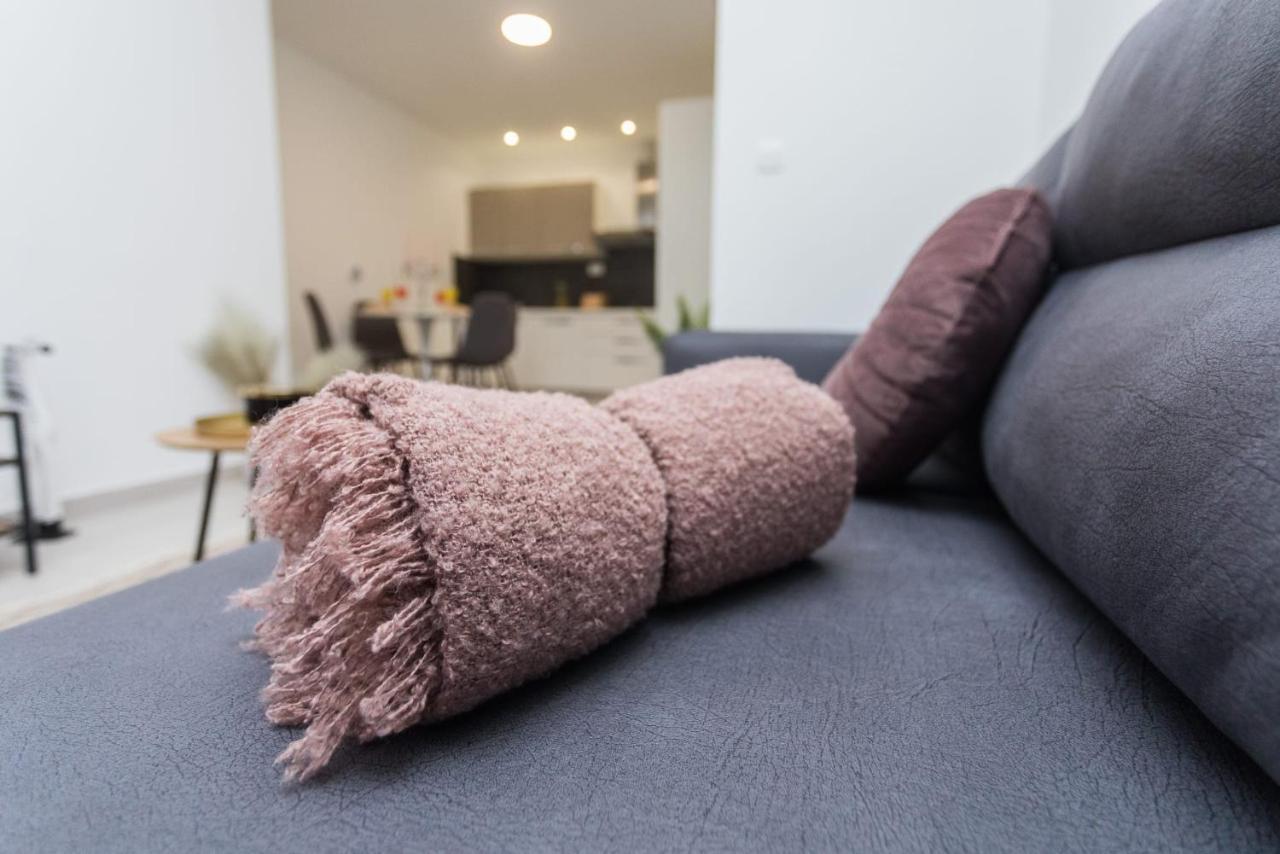 Bloom Apartment Split Bagian luar foto
