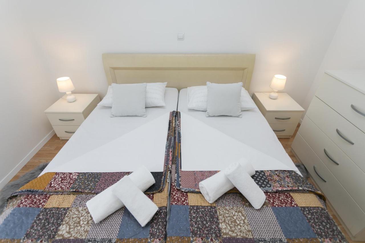 Bloom Apartment Split Bagian luar foto