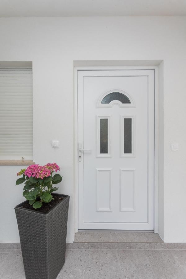 Bloom Apartment Split Bagian luar foto