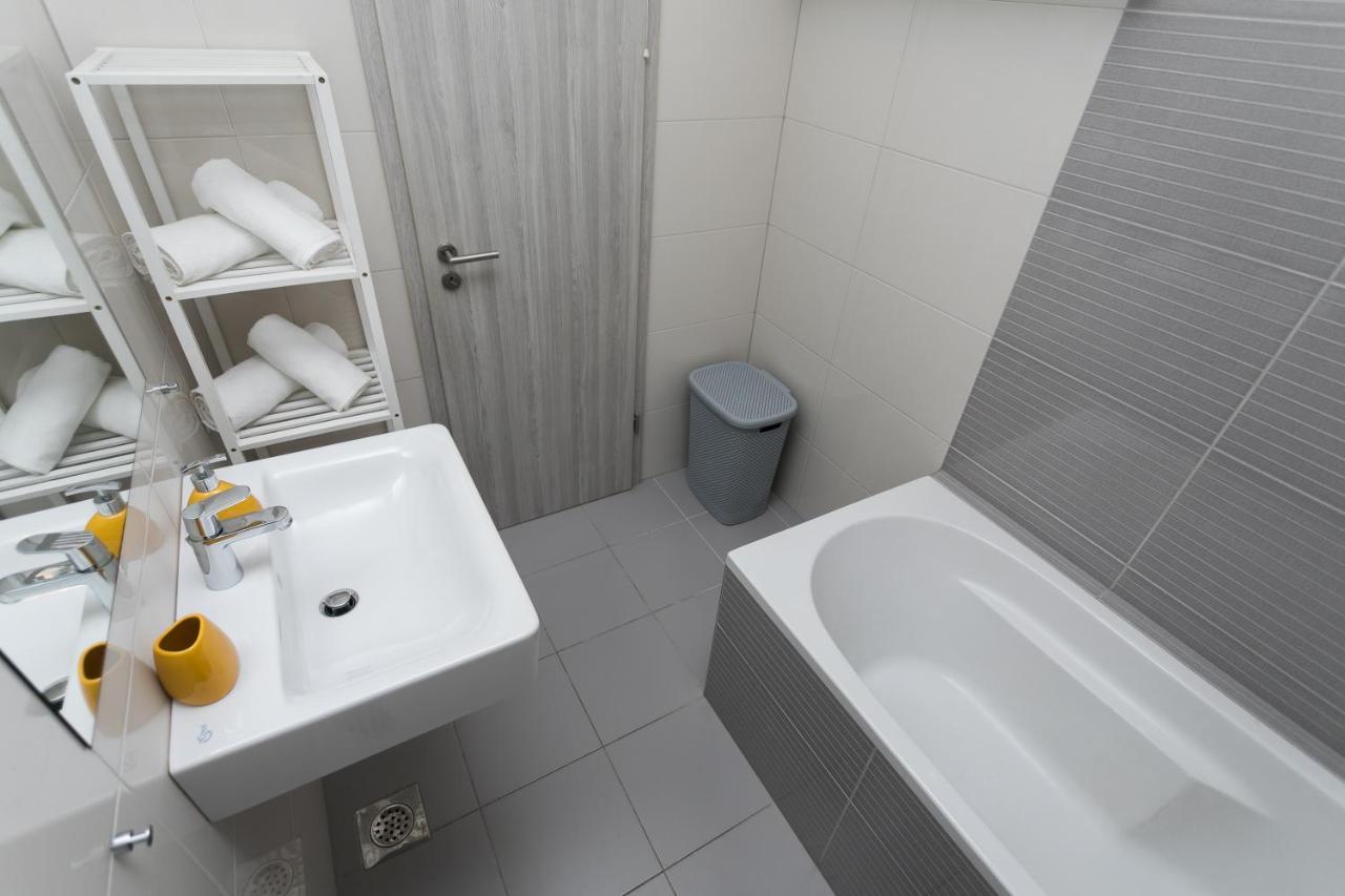 Bloom Apartment Split Bagian luar foto