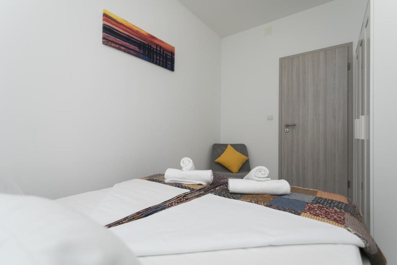 Bloom Apartment Split Bagian luar foto