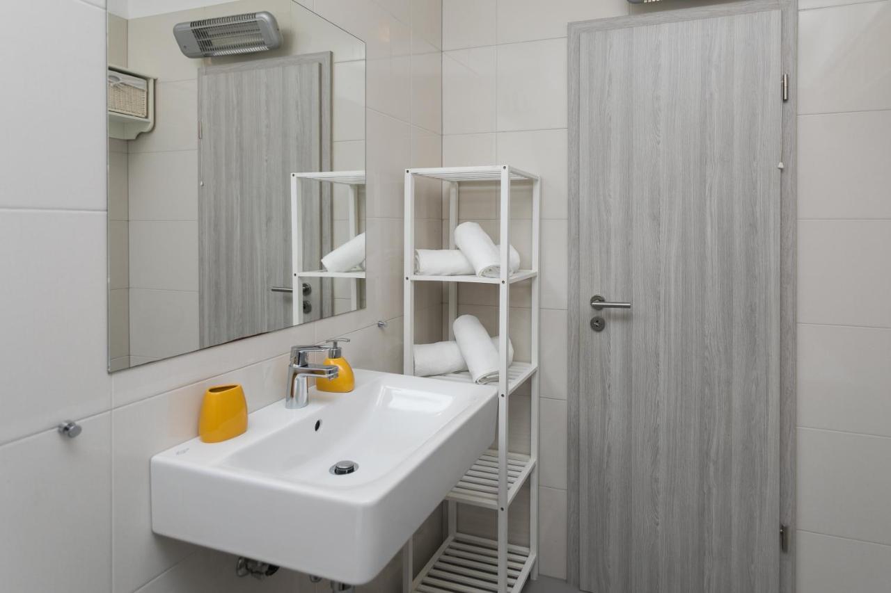 Bloom Apartment Split Bagian luar foto